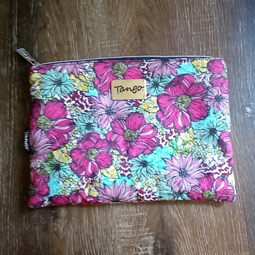TANGO MAKEUP BAG